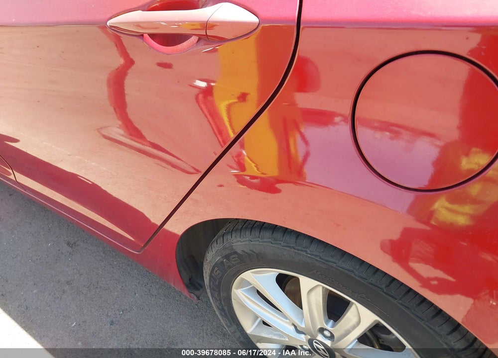 2014 HYUNDAI ELANTRA VIN: 5NPDH4AE3EH539363
