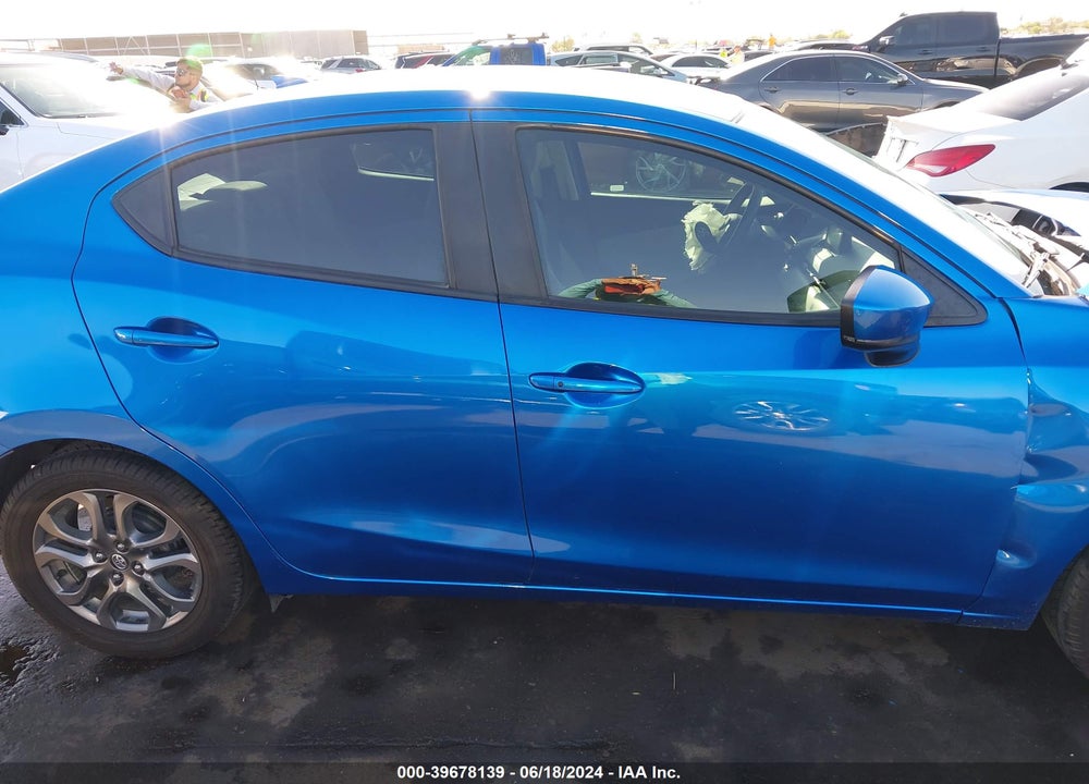 2019 TOYOTA YARIS LE VIN: 3MYDLBYV3KY516139