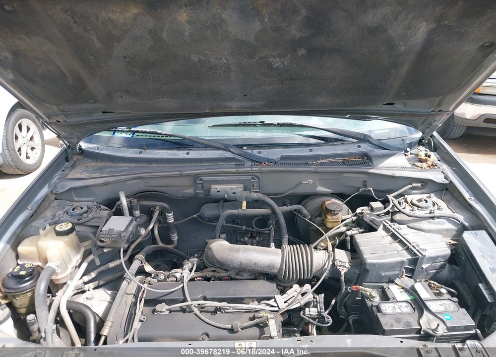 2004 FORD ESCAPE XLS VIN: 1FMYU02B74KA71840