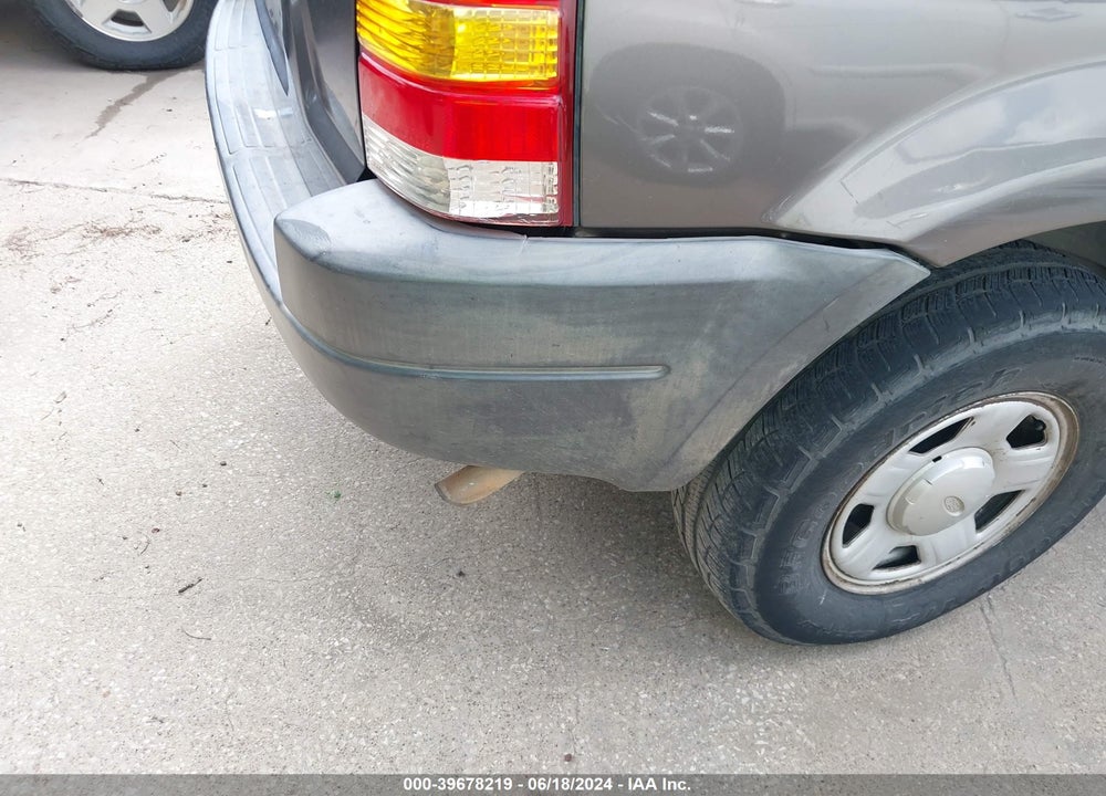 2004 FORD ESCAPE XLS VIN: 1FMYU02B74KA71840