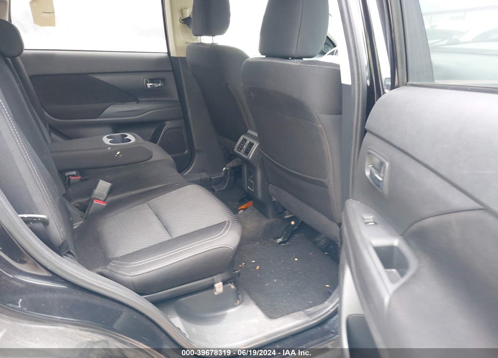 2019 MITSUBISHI OUTLANDER ES VIN: JA4AD2A31KZ038066
