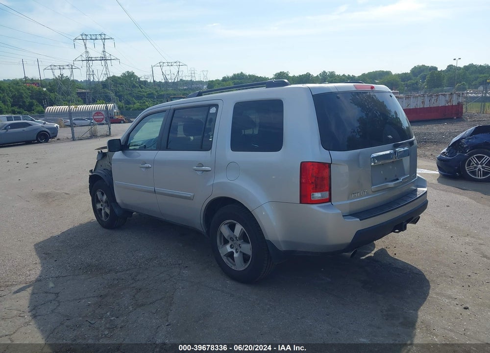 2011 HONDA PILOT EX-L VIN: 5FNYF4H51BB028998