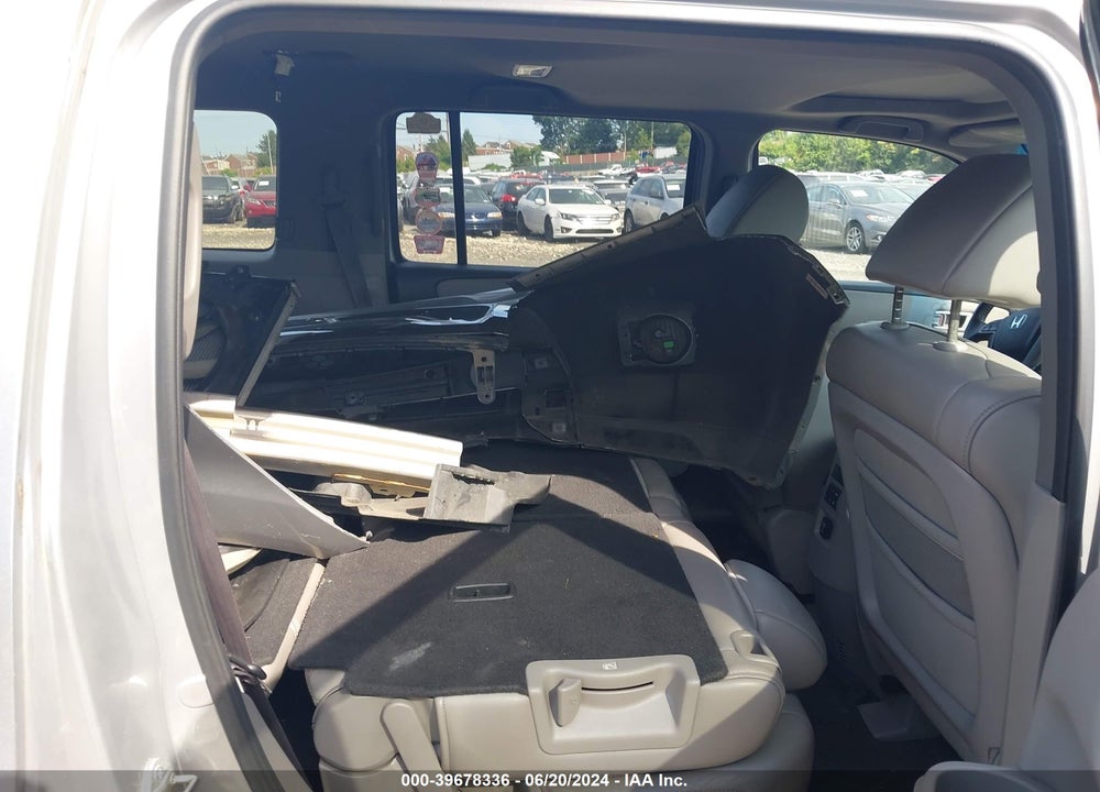 2011 HONDA PILOT EX-L VIN: 5FNYF4H51BB028998
