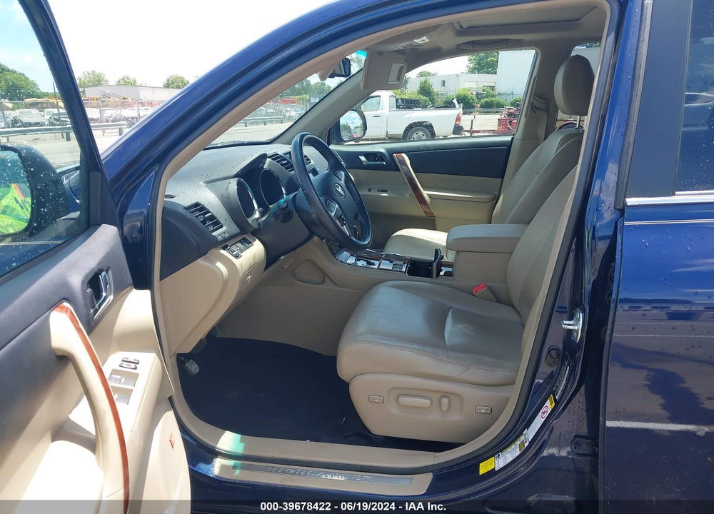 2011 TOYOTA HIGHLANDER LIMITED V6 VIN: 5TDDK3EH1BS080372