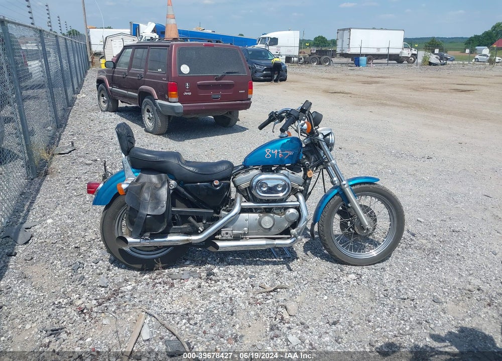 1995 HARLEY-DAVIDSON XL883 DELUXE VIN: 1HD4CFM16SY216839
