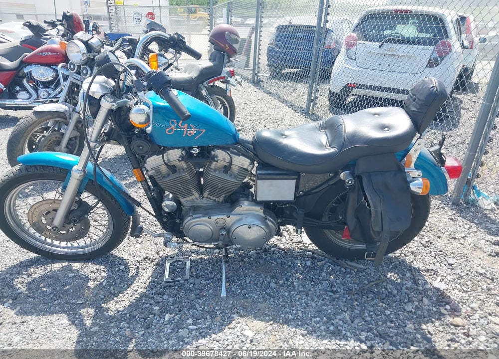 1995 HARLEY-DAVIDSON XL883 DELUXE VIN: 1HD4CFM16SY216839