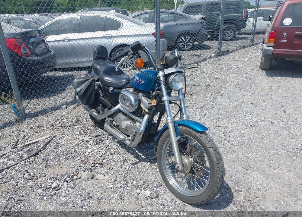 1995 HARLEY-DAVIDSON XL883 DELUXE VIN: 1HD4CFM16SY216839