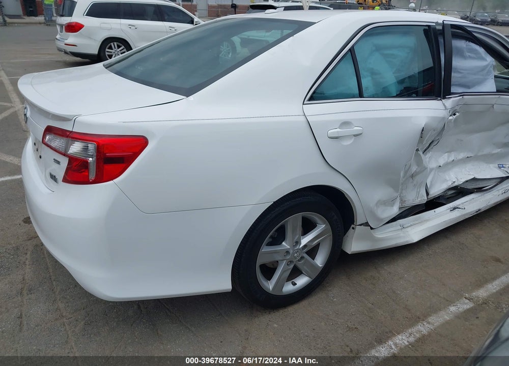 2014 TOYOTA CAMRY HYBRID SE LIMITED EDITION VIN: 4T1BD1FK4EU136364