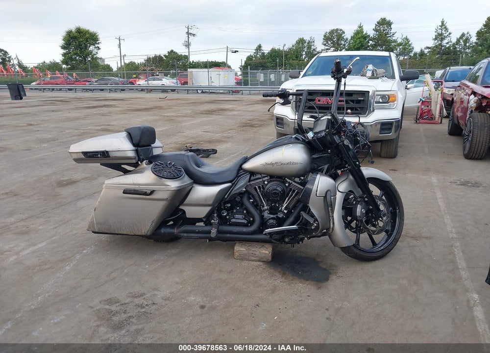2009 HARLEY-DAVIDSON FLHX VIN: 1HD1KB4179Y681493