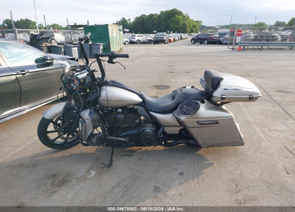 2009 HARLEY-DAVIDSON FLHX VIN: 1HD1KB4179Y681493