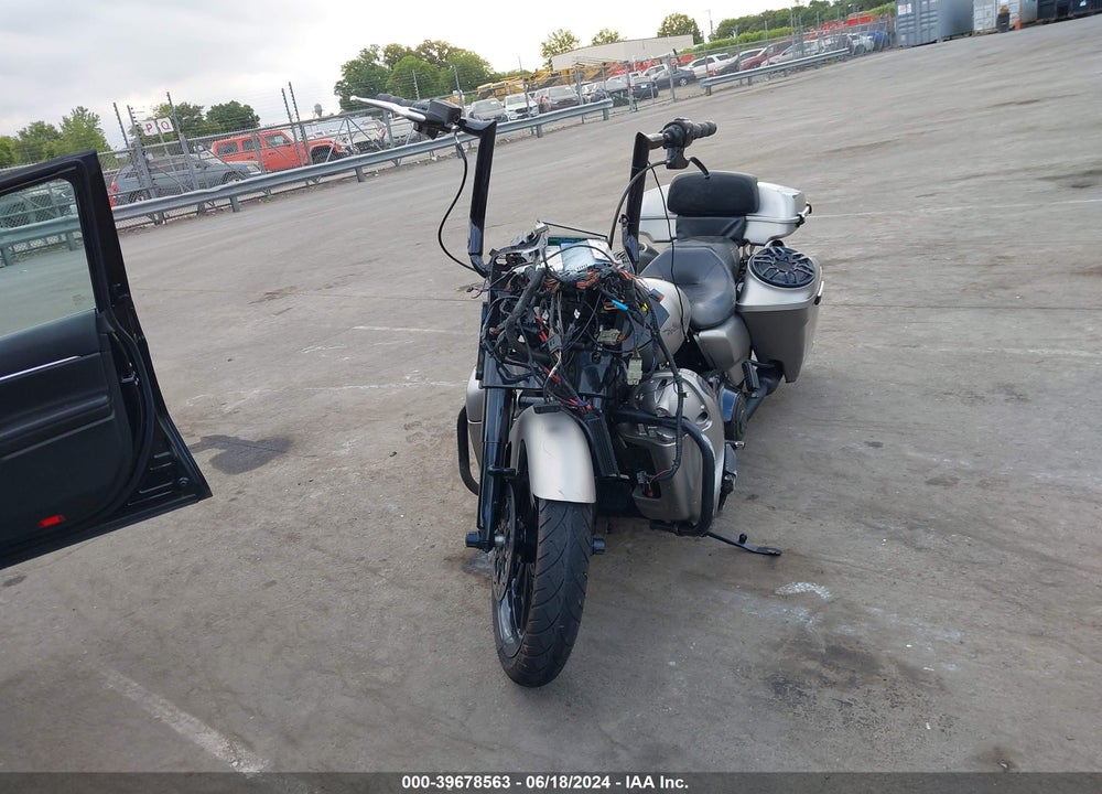 2009 HARLEY-DAVIDSON FLHX VIN: 1HD1KB4179Y681493