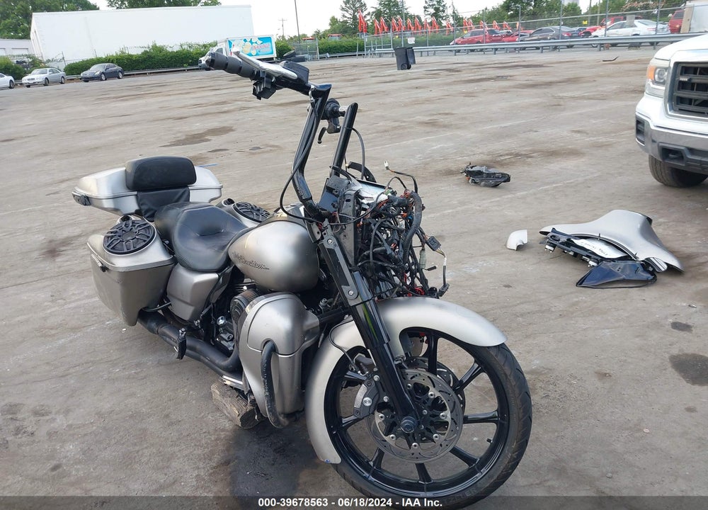 2009 HARLEY-DAVIDSON FLHX VIN: 1HD1KB4179Y681493