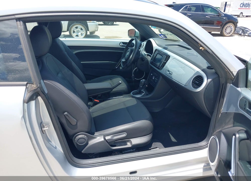 2016 VOLKSWAGEN BEETLE 1.8T SEL VIN: 3VWJ07AT2GM617619