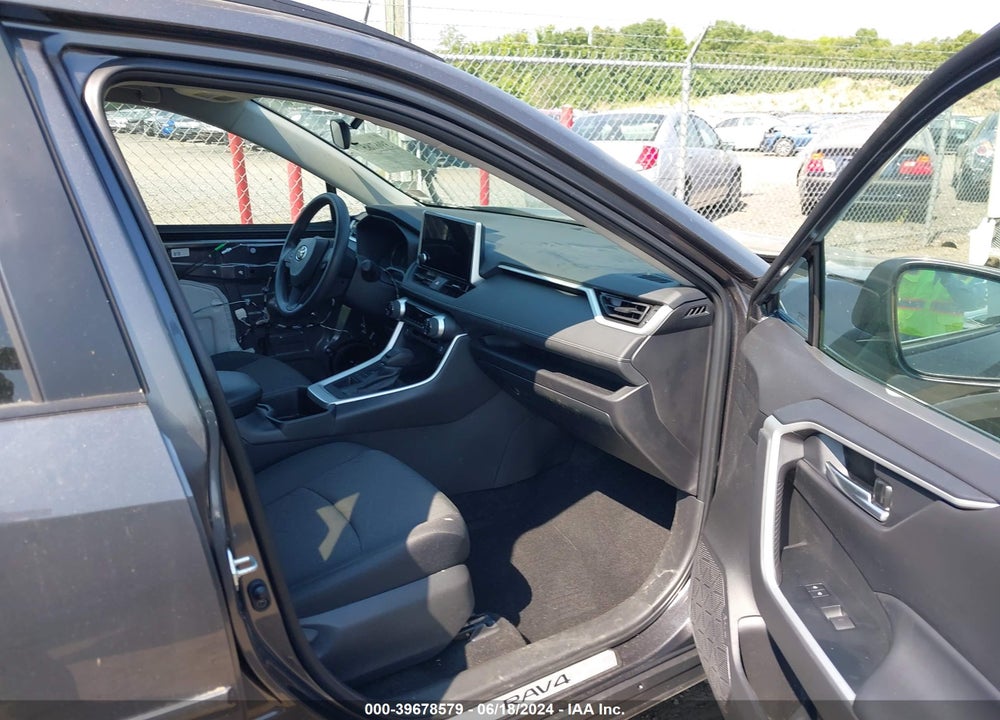 2024 TOYOTA RAV4 XLE VIN: 2T3P1RFV2RC410005