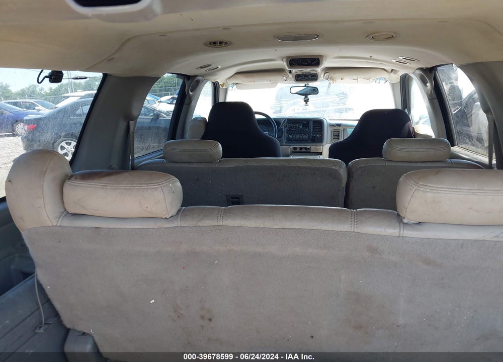 2000 CHEVROLET SUBURBAN 1500 LT VIN: 3GNFK16TXYG104439