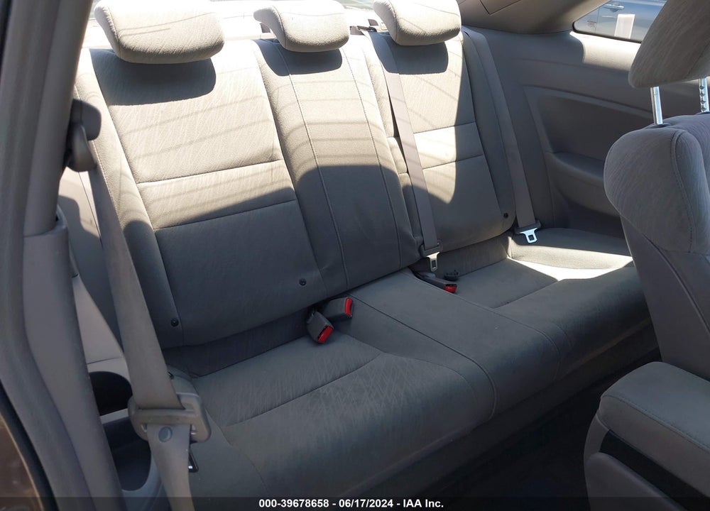 2006 HONDA CIVIC LX VIN: 2HGFG12616H530531