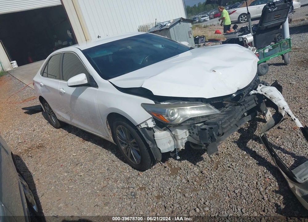 2015 TOYOTA CAMRY SE VIN: 4T1BF1FK6FU102728