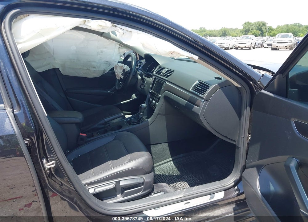 2018 VOLKSWAGEN PASSAT 2.0T R-LINE/2.0T S VIN: 1VWAA7A39JC032445