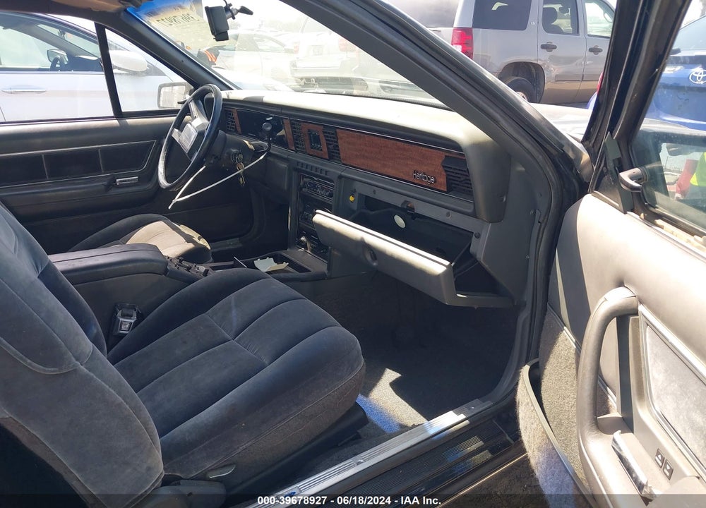1983 FORD THUNDERBIRD VIN: 1FABP4639DH158704