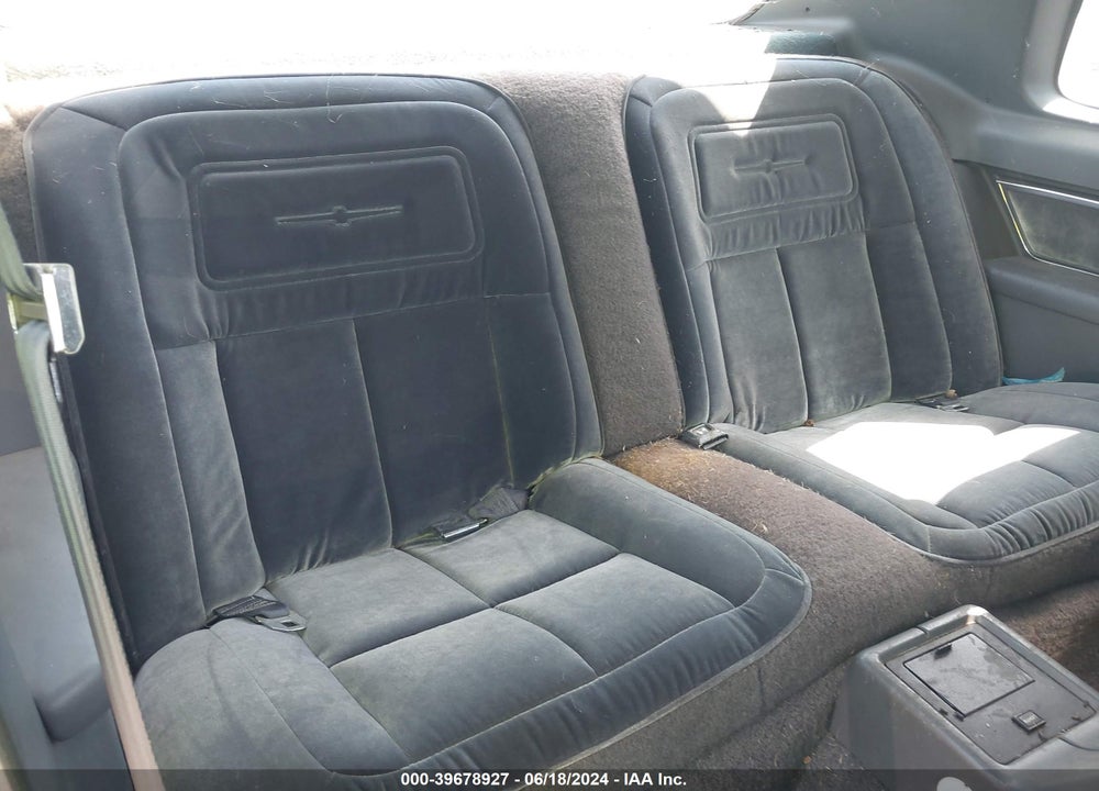 1983 FORD THUNDERBIRD VIN: 1FABP4639DH158704