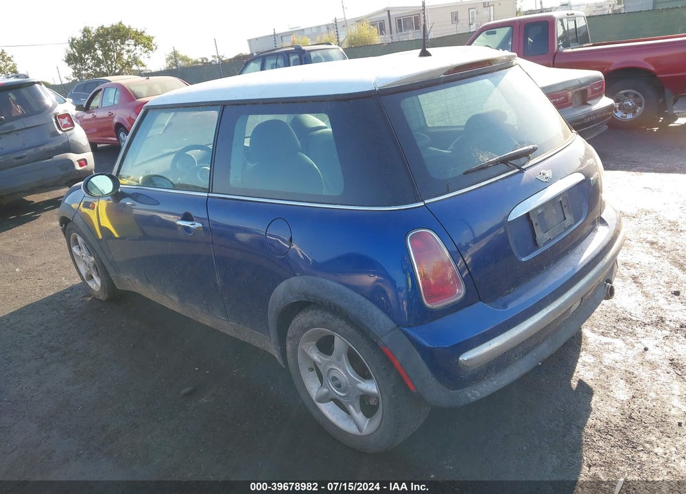 2002 MINI COOPER VIN: WMWRC33472TC32207