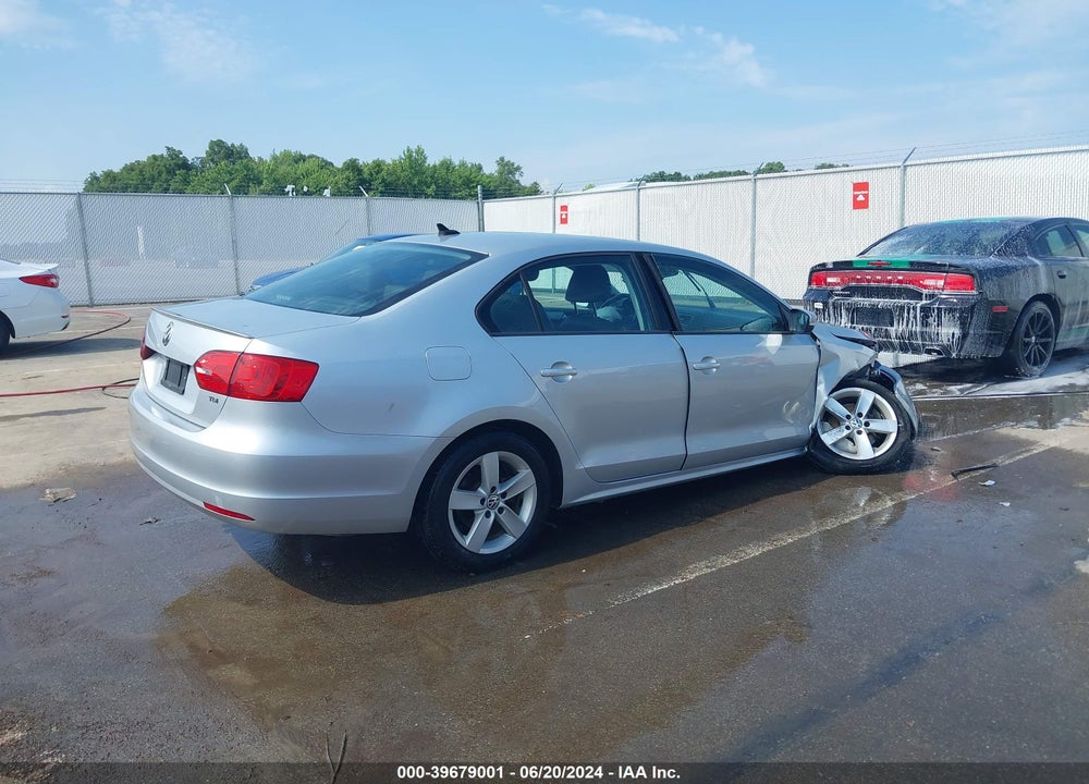 2012 VOLKSWAGEN JETTA 2.0L TDI VIN: 3VWLL7AJ7CM006557