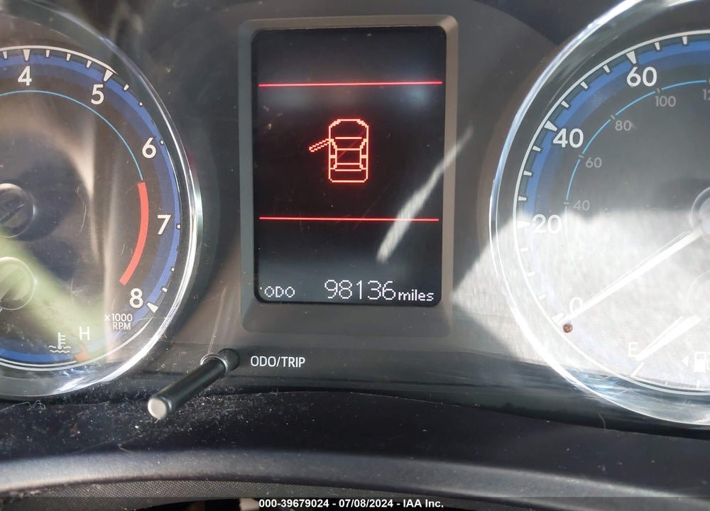 2018 TOYOTA COROLLA LE VIN: 5YFBURHE6JP825565