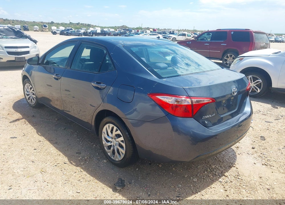 2018 TOYOTA COROLLA LE VIN: 5YFBURHE6JP825565