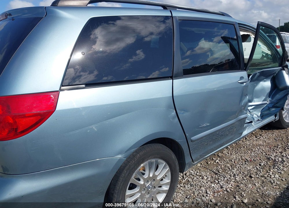 2008 TOYOTA SIENNA XLE VIN: 5TDZK22C78S202198