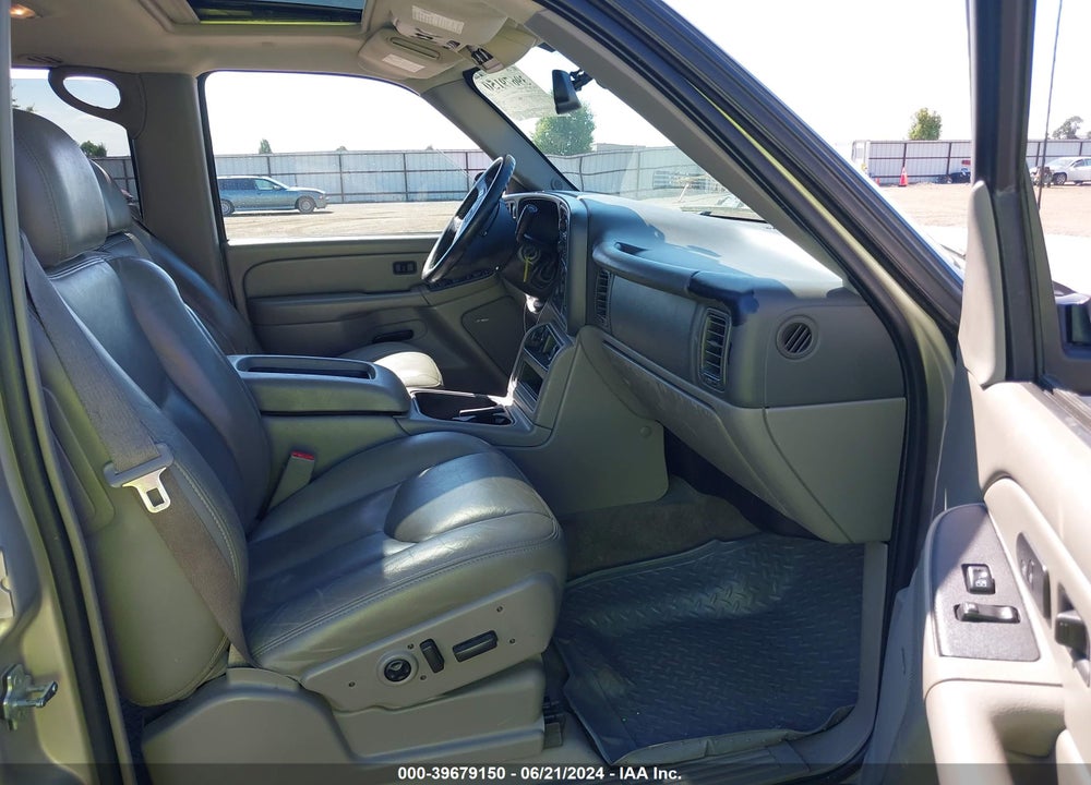 2004 CHEVROLET TAHOE LT VIN: 1GNEK13Z84J309982