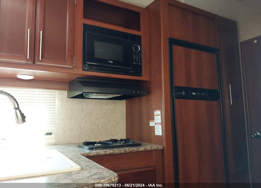 2017 FOREST RIVER FURY M-2910 VIN: 5ZT2FHUB3HG200261