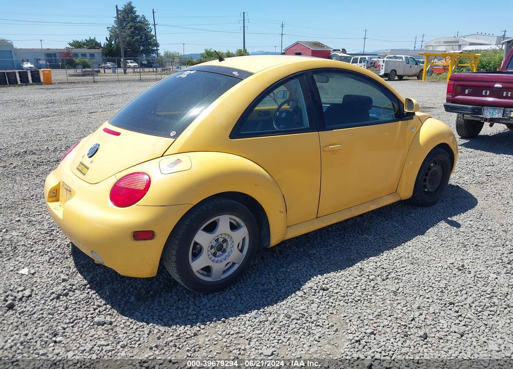 2000 VOLKSWAGEN NEW BEETLE GLS 1.8L TURBO VIN: 3VWCD21C2YM478772