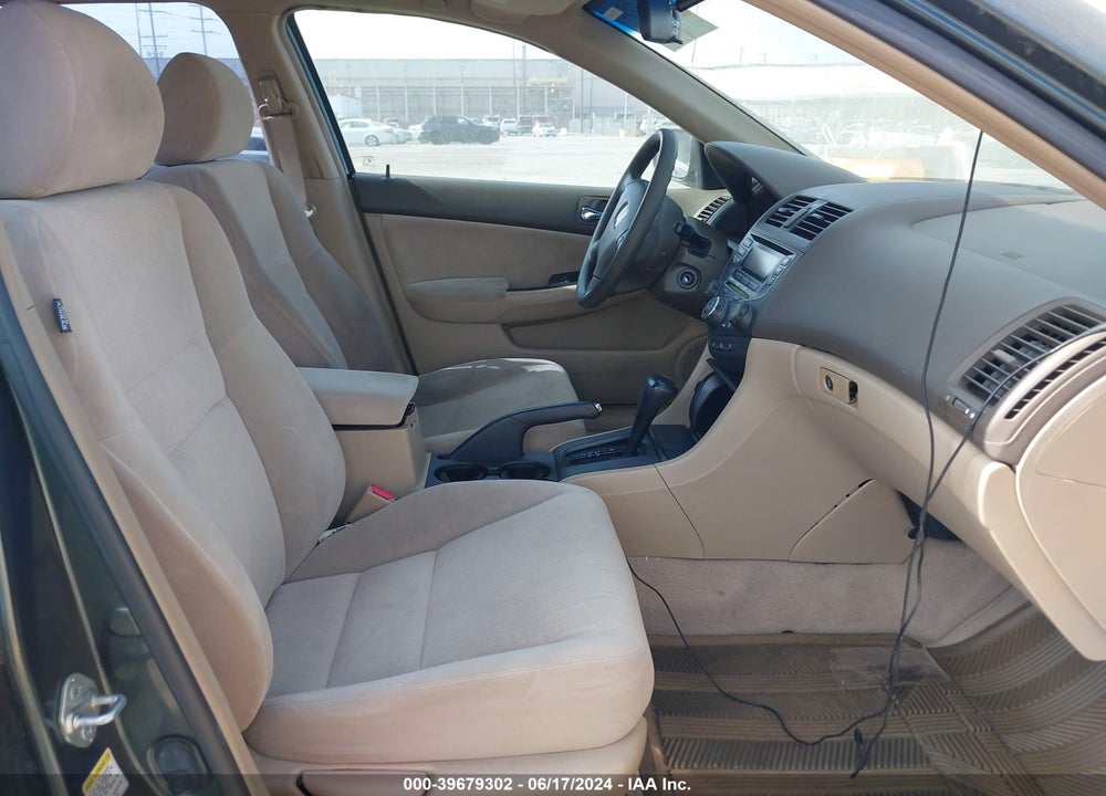 2005 HONDA ACCORD 2.4 LX VIN: JHMCM56495C002388