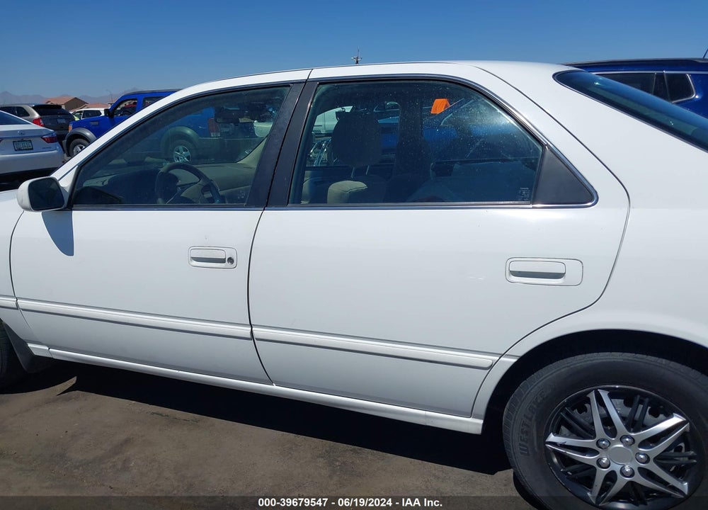 1998 TOYOTA CAMRY LE VIN: JT2BG22K6W0205063