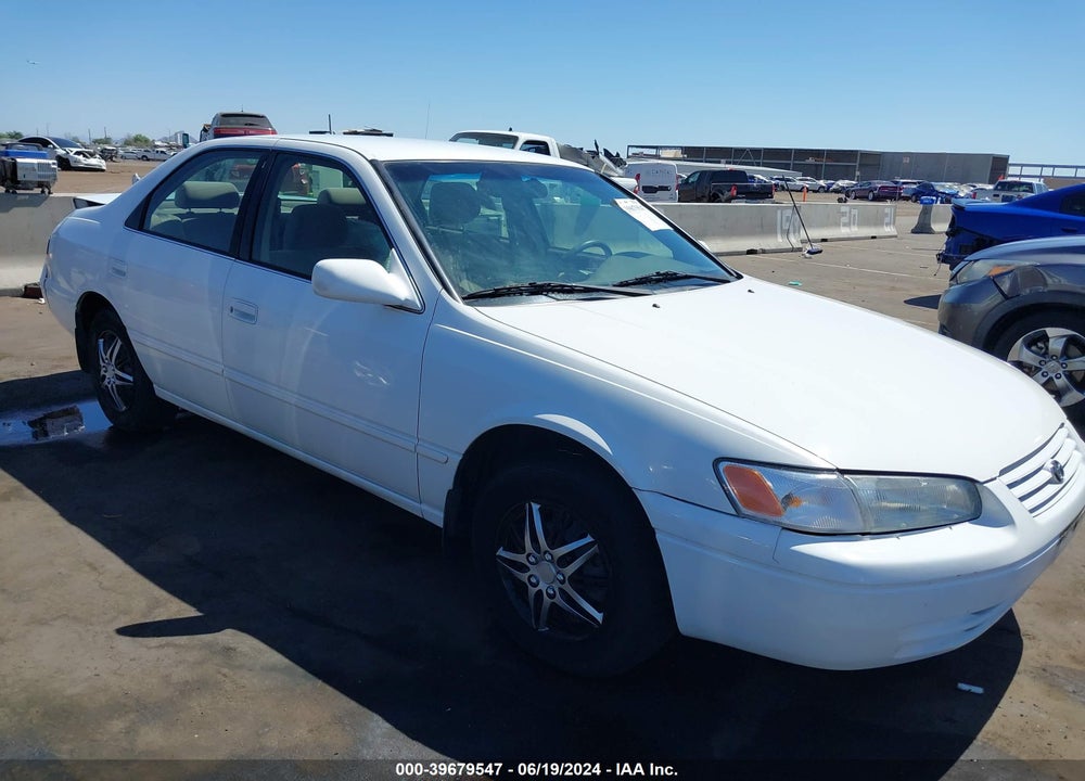 1998 TOYOTA CAMRY LE VIN: JT2BG22K6W0205063