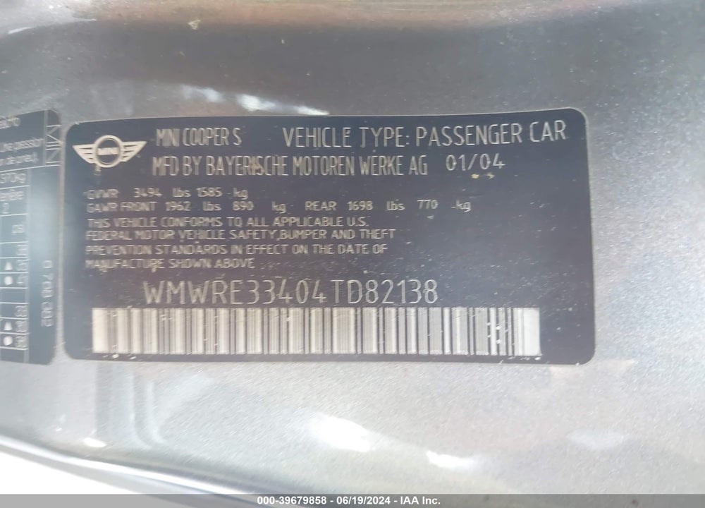 2004 MINI COOPER S VIN: WMWRE33404TD82138