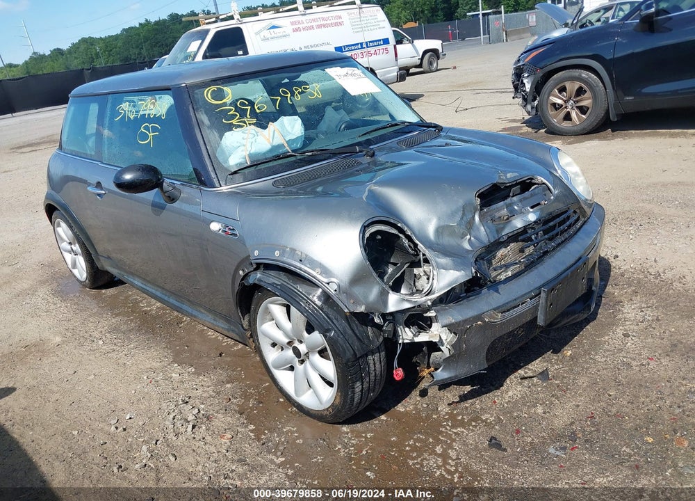 2004 MINI COOPER S VIN: WMWRE33404TD82138