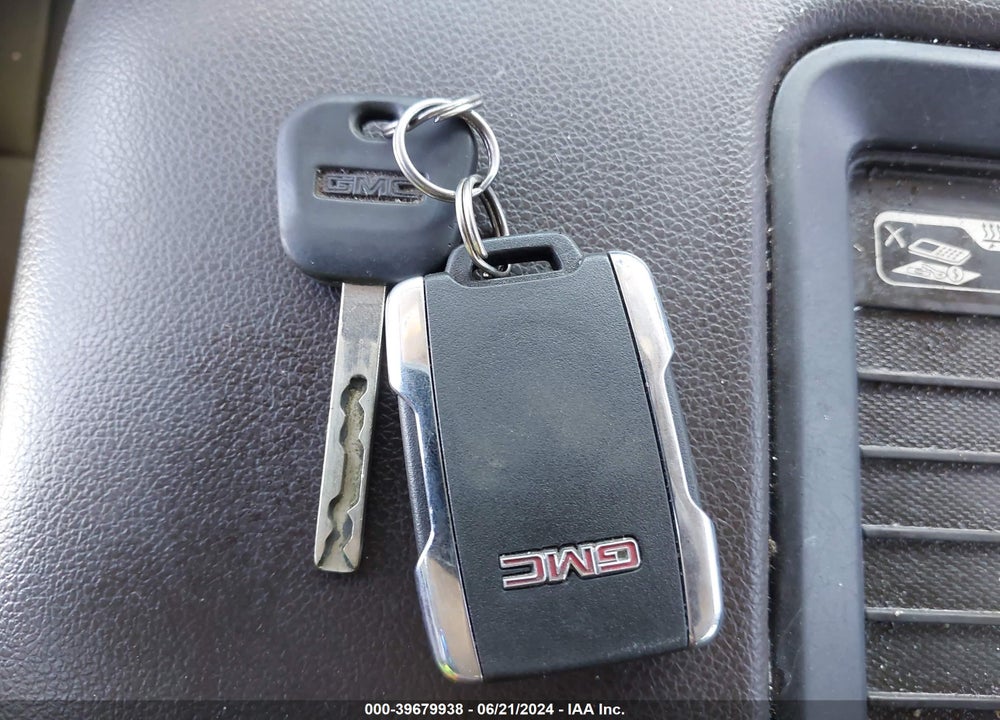 2018 GMC SIERRA 1500 SLT VIN: 3GTP1NEC9JG587985
