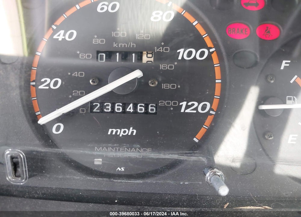 1998 HONDA CR-V LX VIN: JHLRD2845WC003386