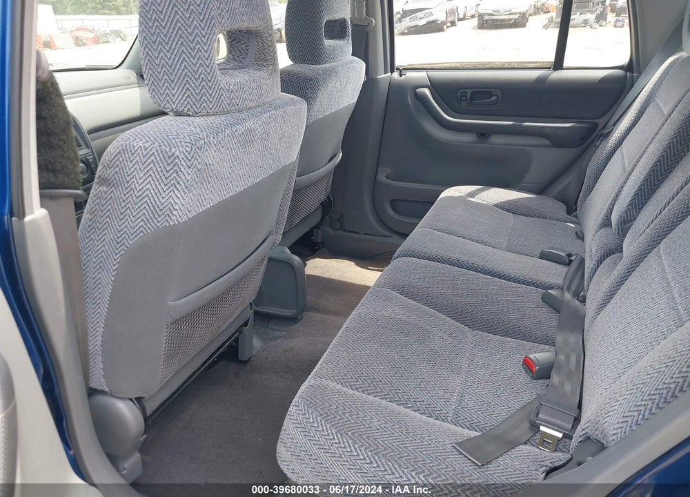 1998 HONDA CR-V LX VIN: JHLRD2845WC003386