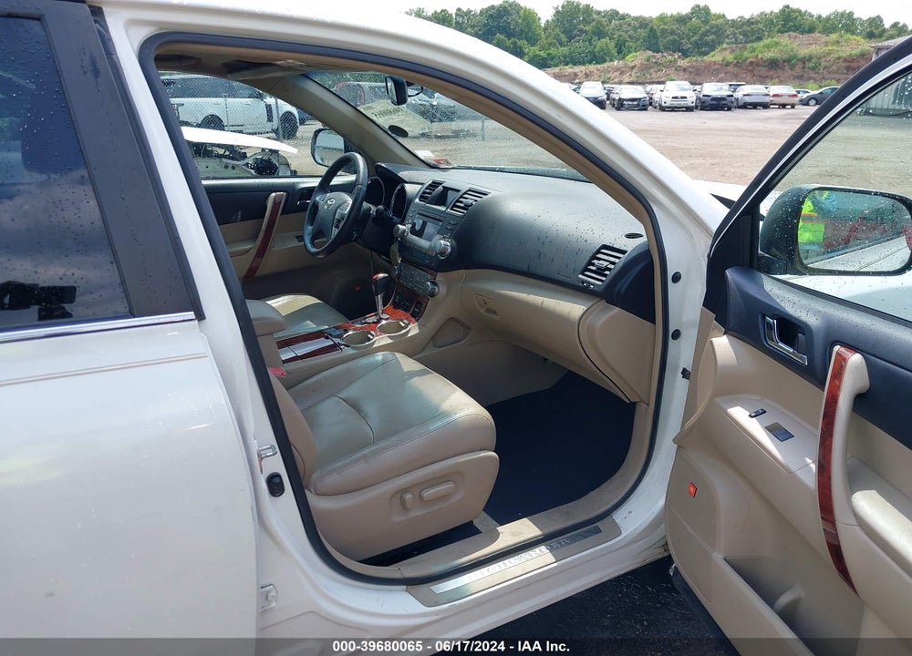 2011 TOYOTA HIGHLANDER LIMITED V6 VIN: 5TDYK3EH1BS040018