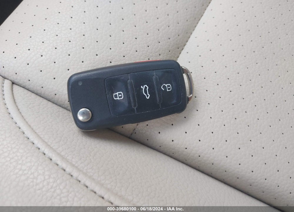 2017 VOLKSWAGEN TIGUAN 2.0T/2.0T S VIN: WVGAV7AX3HK027358
