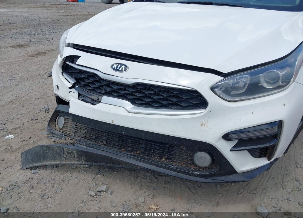 2019 KIA FORTE LXS VIN: 3KPF24AD8KE014428