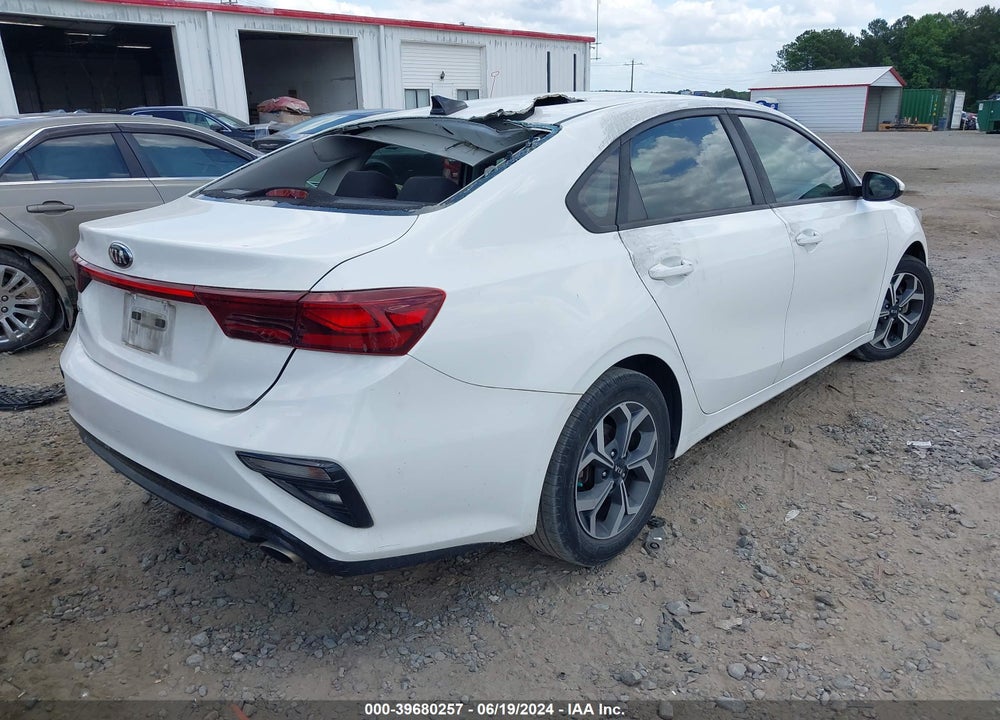 2019 KIA FORTE LXS VIN: 3KPF24AD8KE014428