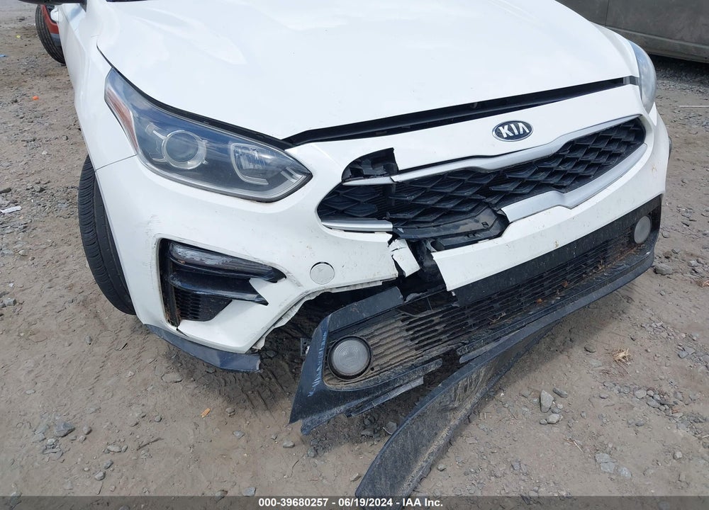 2019 KIA FORTE LXS VIN: 3KPF24AD8KE014428