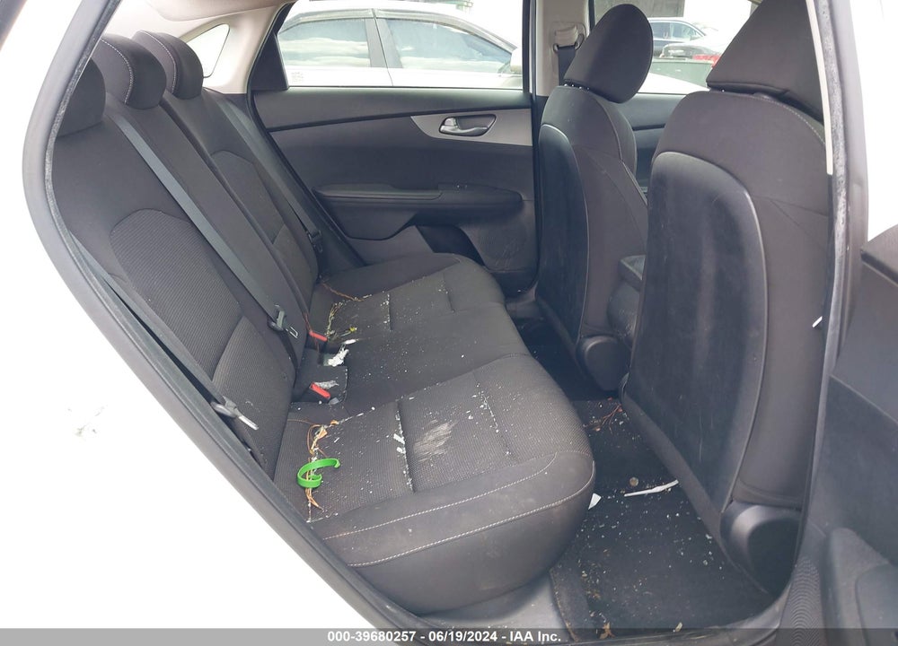 2019 KIA FORTE LXS VIN: 3KPF24AD8KE014428