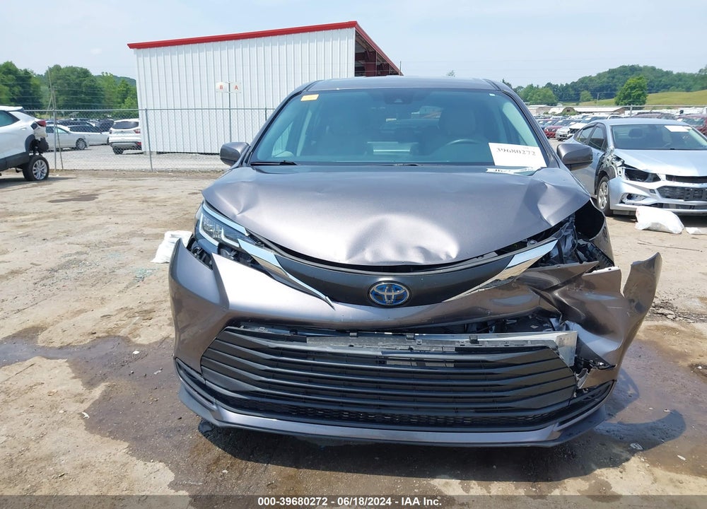 2021 TOYOTA SIENNA LE VIN: 5TDKRKEC7MS020052