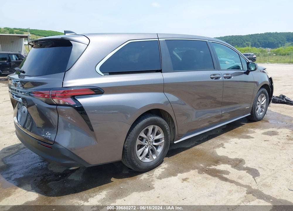 2021 TOYOTA SIENNA LE VIN: 5TDKRKEC7MS020052