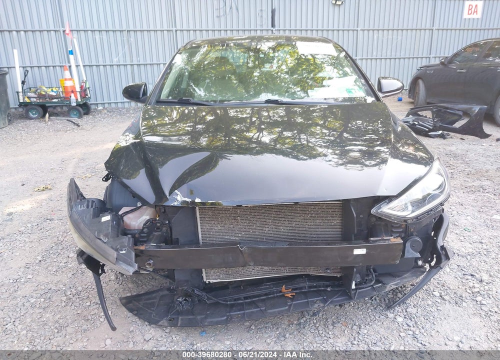 2018 HYUNDAI ELANTRA SEL VIN: KMHD84LF1JU474336