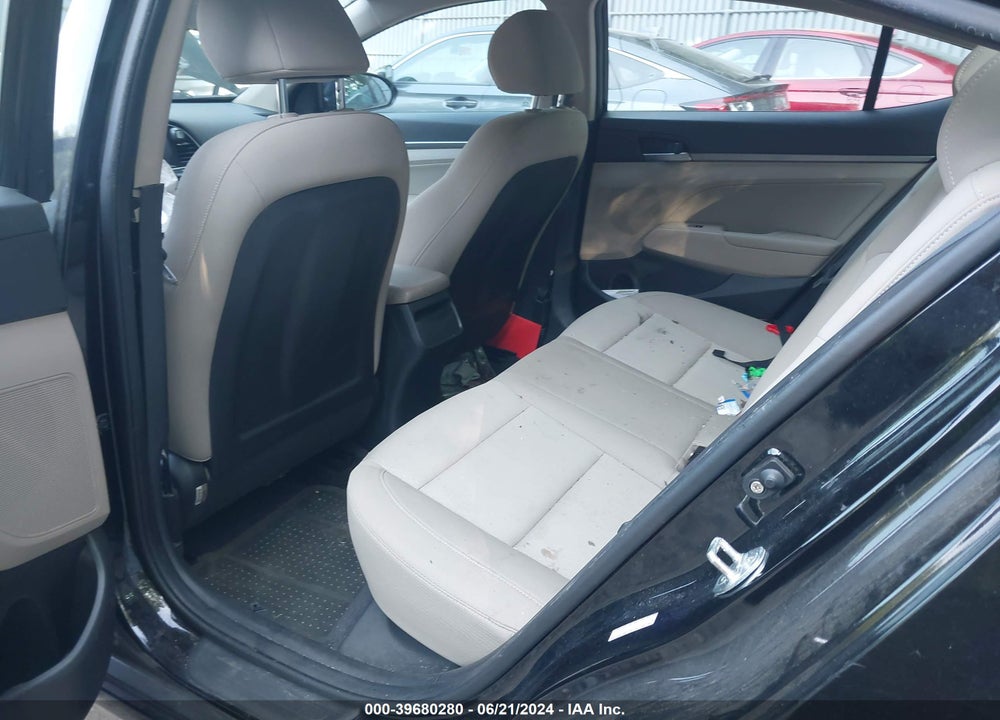 2018 HYUNDAI ELANTRA SEL VIN: KMHD84LF1JU474336